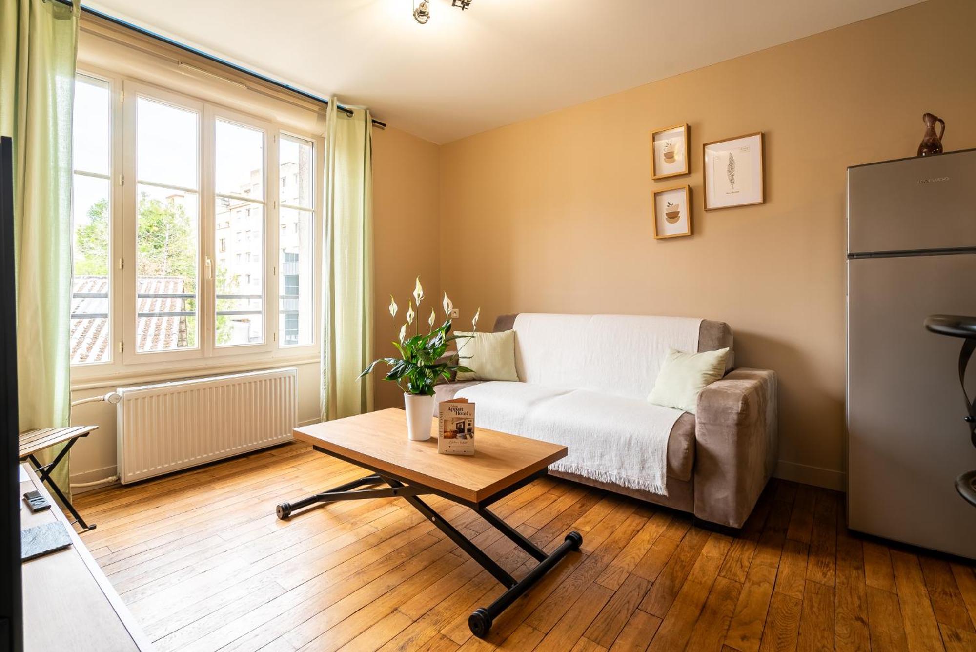 Mon Appart'Hotel - Gare De Limoges - Appartement Familial - Parking En Supp Екстериор снимка